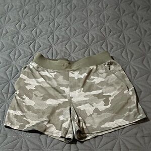 Lululemon T.H.E. Shorts Camouflage Athletic Shorts 5” inseam